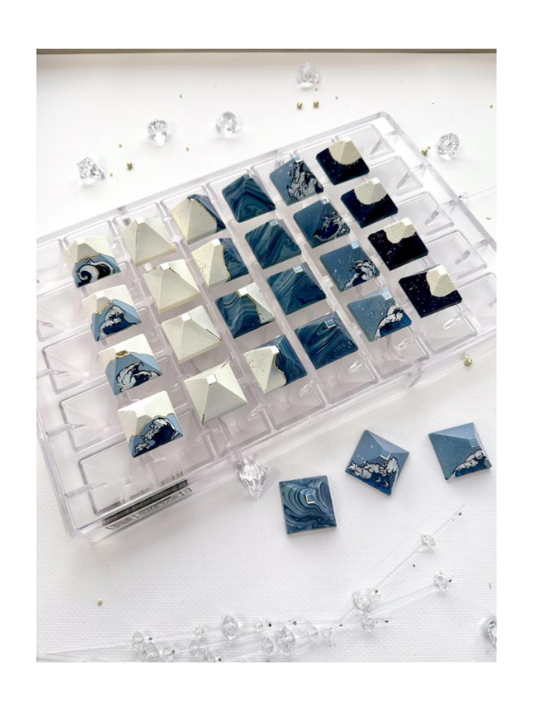 CM 1511 PYRAMID 12,5gr PRALINE CHOCOLATE MOULD