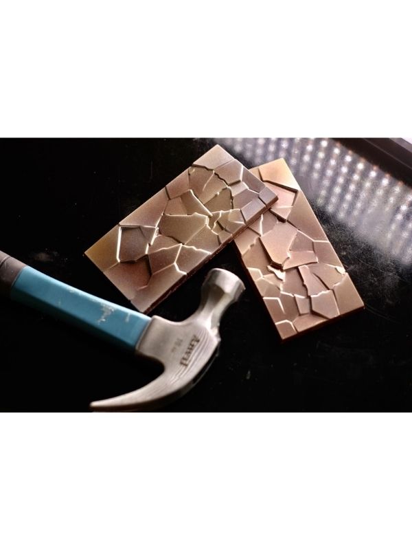 CM 3249 CRACK 80gr TABLET CHOCOLATE MOULD - GREYAS CHOCOLATE MOULDS
