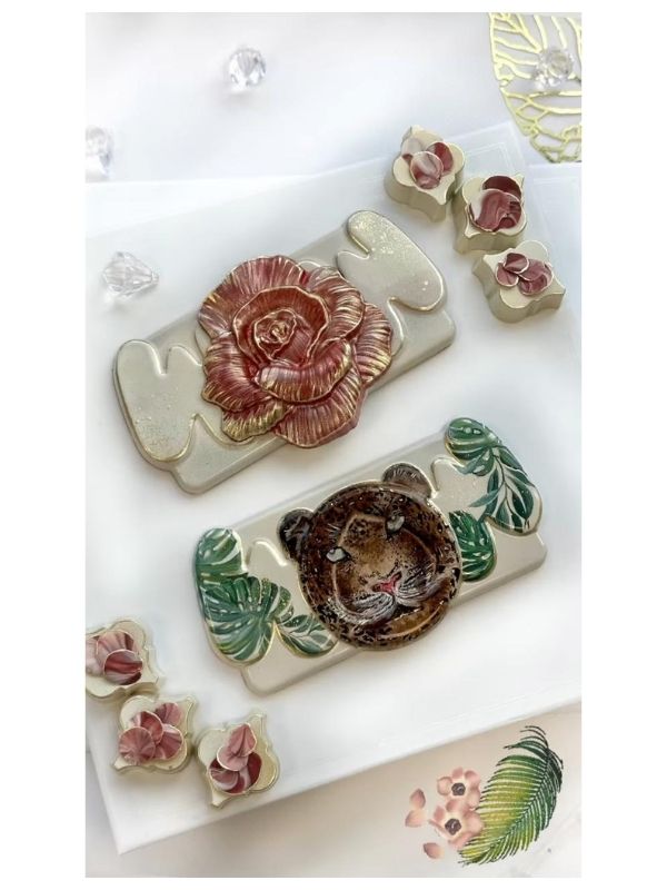 CM 3889 MOM TABLET CHOCOLATE MOULD