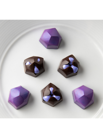 polycarbonate faceted chocolate mold, geometric chocolate mold, gemstone chocolate mould, diamond chocolate mold, polygon praline chocolate mold, jewel shaped chocolate mold, faceted bonbon mold, 3D geometric chocolate mold, angular chocolate mould, modern praline mold, decorative chocolate mold, professional polycarbonate chocolate mold, filled chocolate mold, artisan chocolate mold, confectionery chocolate mold, chocolate casting mold, reusable chocolate mold, rigid chocolate mould