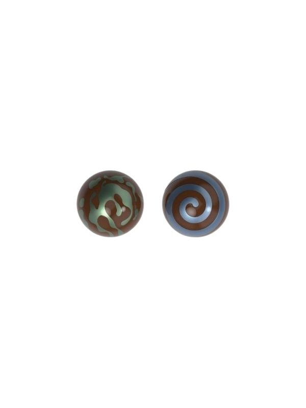 Swirl Chocolate Decoration Template, Spiral Chocolate Decoration Template, Easy Paint Chocolate Mold Template, Chocolate Bonbon Painting Template, Abstract Bonbon Decoration Template, Marble Effect Chocolate Decoration, Spiral Bonbon Template, Swirl Pattern Chocolate Template, Chocolate Mold Decorating Template, Chocolate Decoration Stencil, Round Bonbon Decoration Template, Chocolate Praline Decoration Template, Chocolate Painting Guide, Chocolate Mold Color Template, Professional Chocolate Decorating Temp